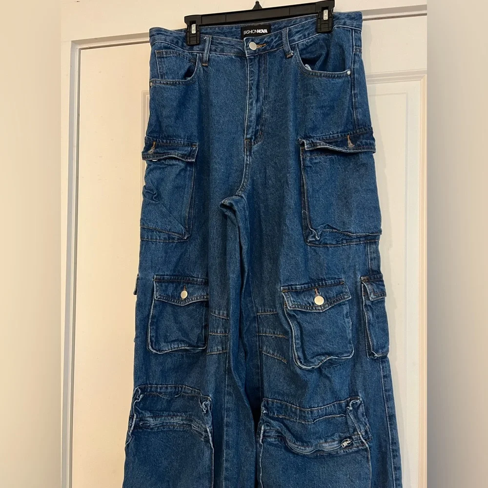 Fashion Nova Dark Denim Cargo Jeans Tall girl friendly - Picture 3 of 6